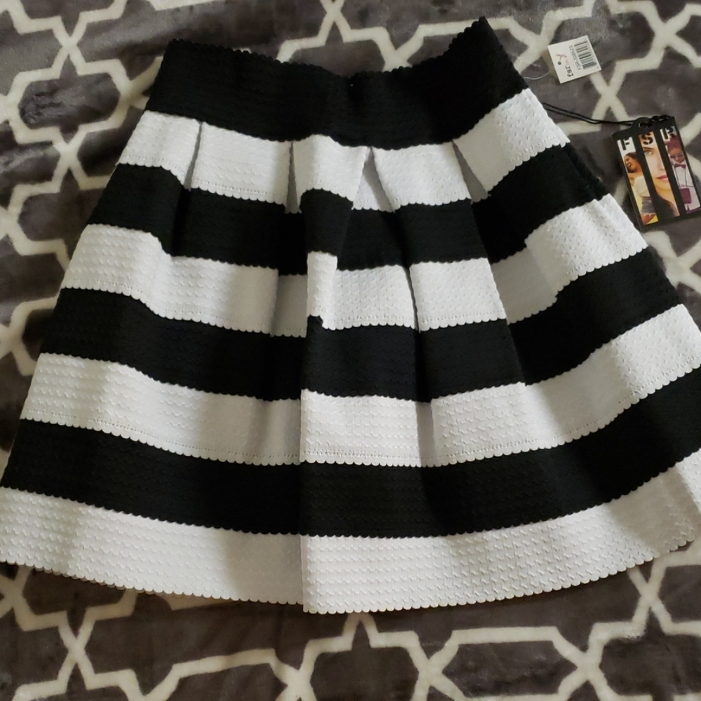 Black & white skirt